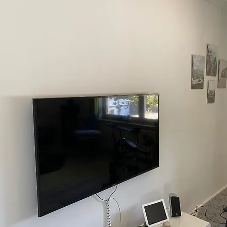 - Ferienwohnung - Zentral In Mit Kamin, Wlan, Netflix, Parkplatz Apartment *